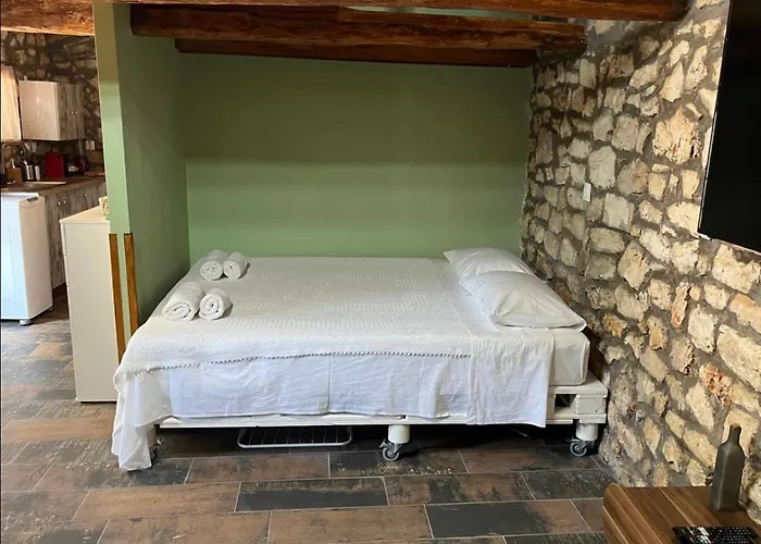 Apartment Nikos *