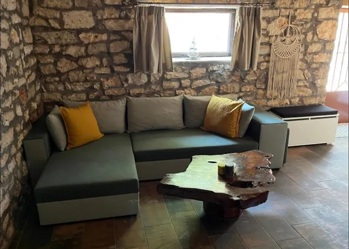 Apartment Nikos *